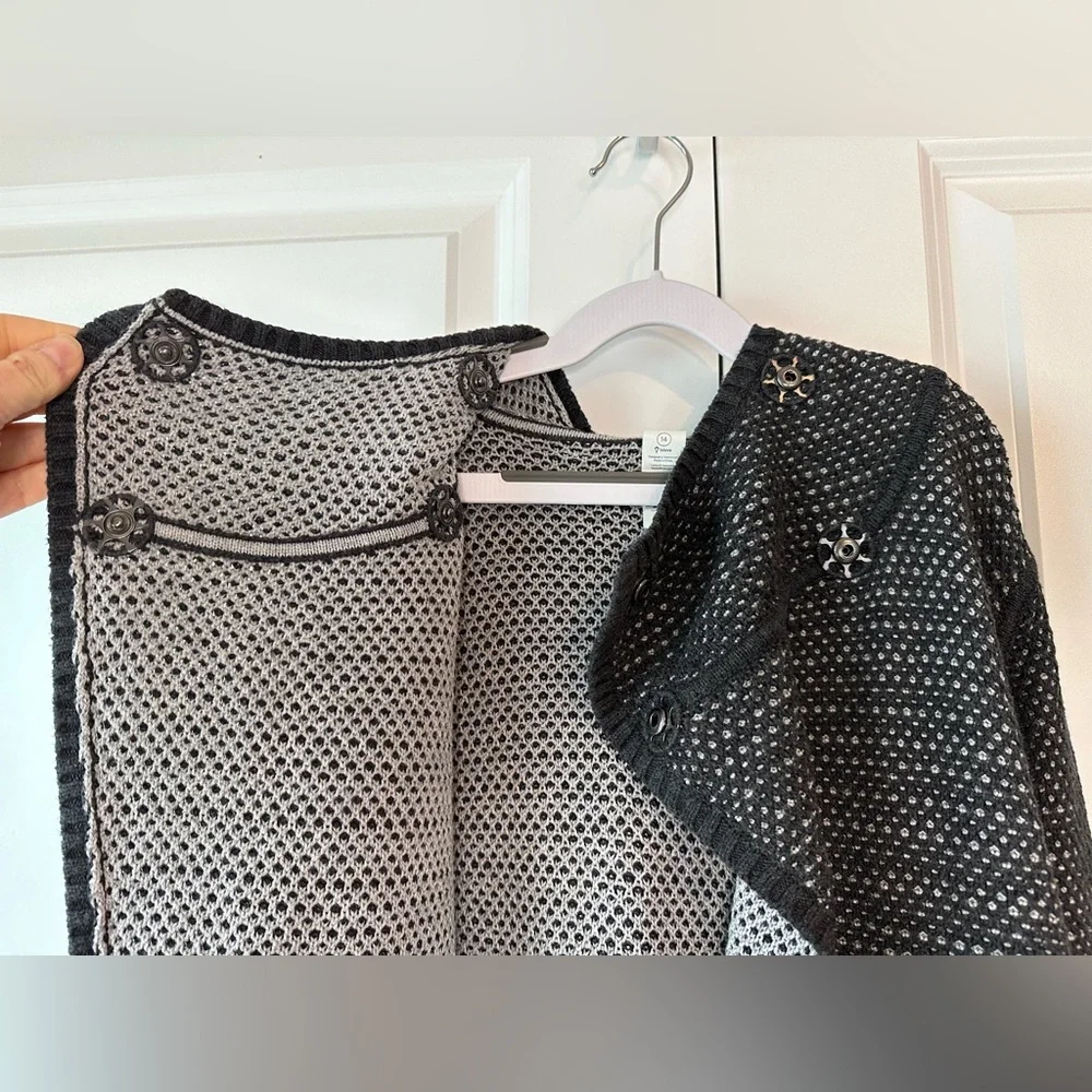 Ivivva by Lululemon Girls Knit Hooded Cardigan Gray (Size 14)
